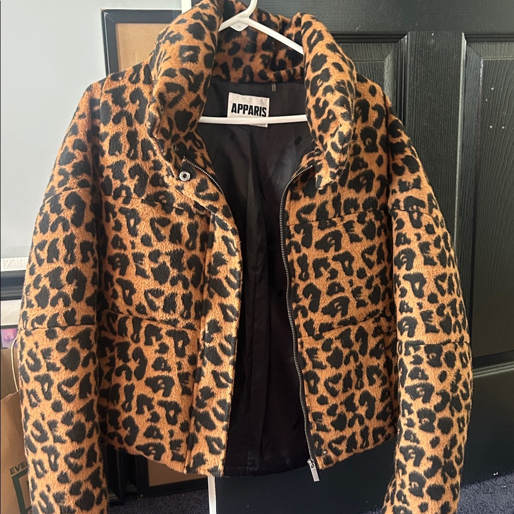 APPARIS Chocolate Leopard Faux-Wool Paula Puffer Slight-Crop Jacket Animal Print
